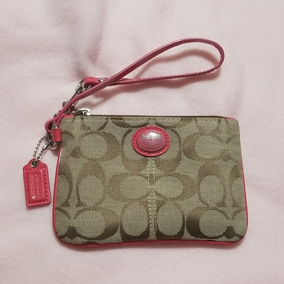 Coach Handbags - Coach wristlet
